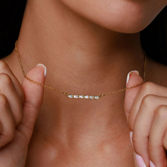 Collar con colgante de baguette
