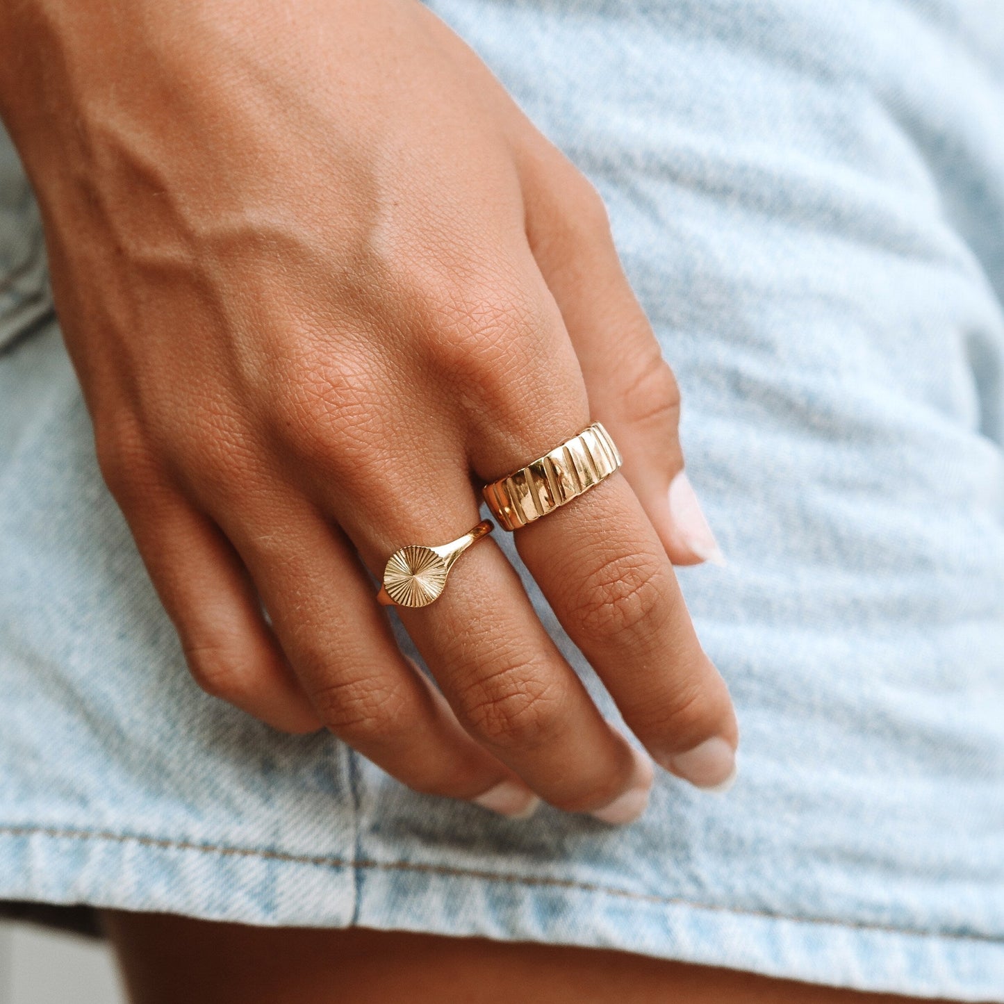 Anillo llamativo