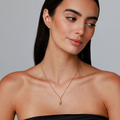 Collar de mano guardiana