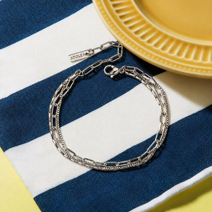 Pulsera dorada de capas