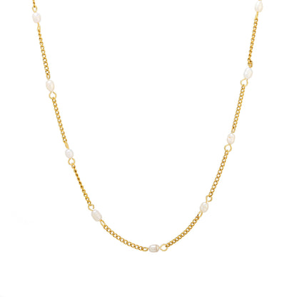 Gargantilla delicada de oro con perlas