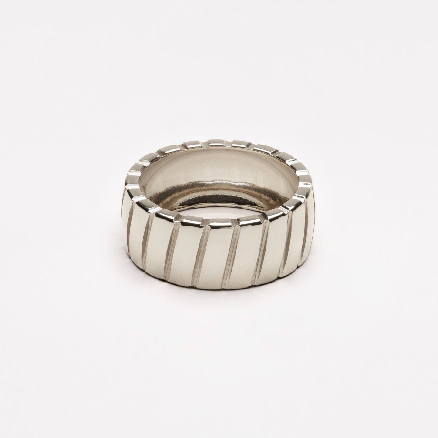 Anillo llamativo