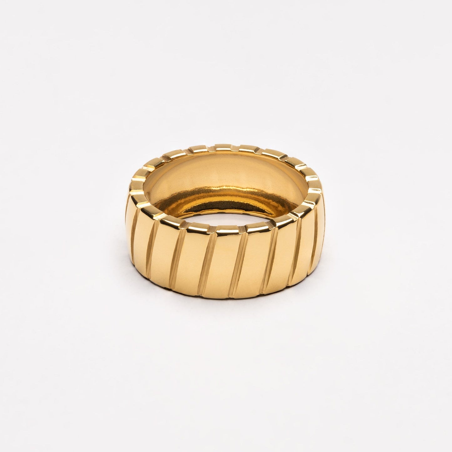 Anillo llamativo